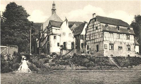 Äußere Wehrstrasse Bachlauf in die Mosel Äußere Wehrstrasse Bachlauf in die Mosel