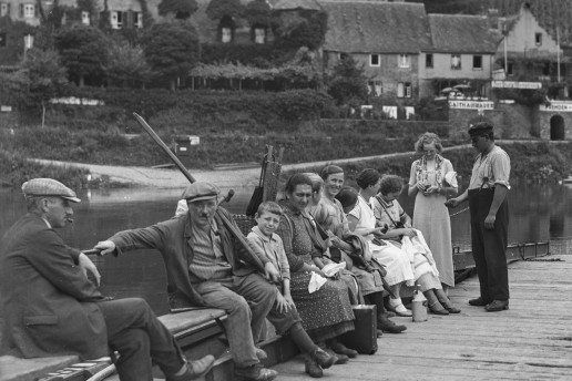 Fähre mit Personen um 1935