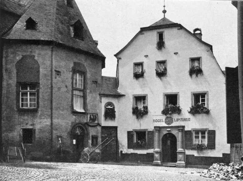 Metternich`sche Amtshaus und alte Pfarrkirche