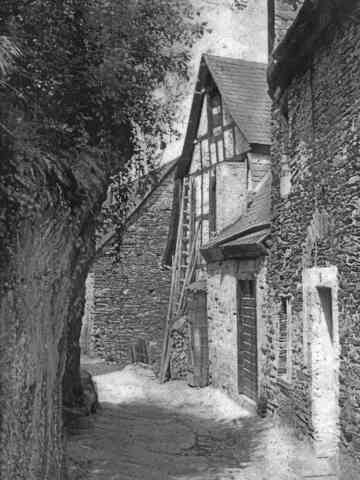 Obere Schloßstraße / Rückseite Haus Kein Moselblick